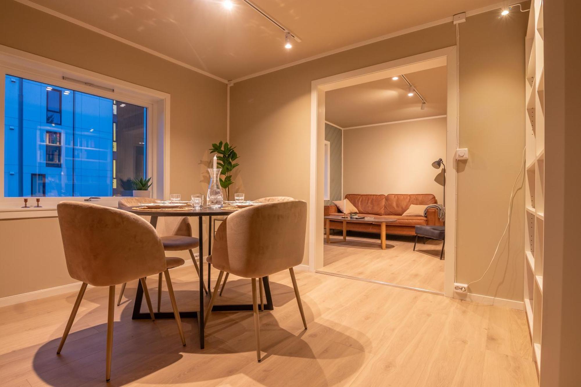 Cozy And Spacious Apartment In City Centre Tromsø Exterior foto